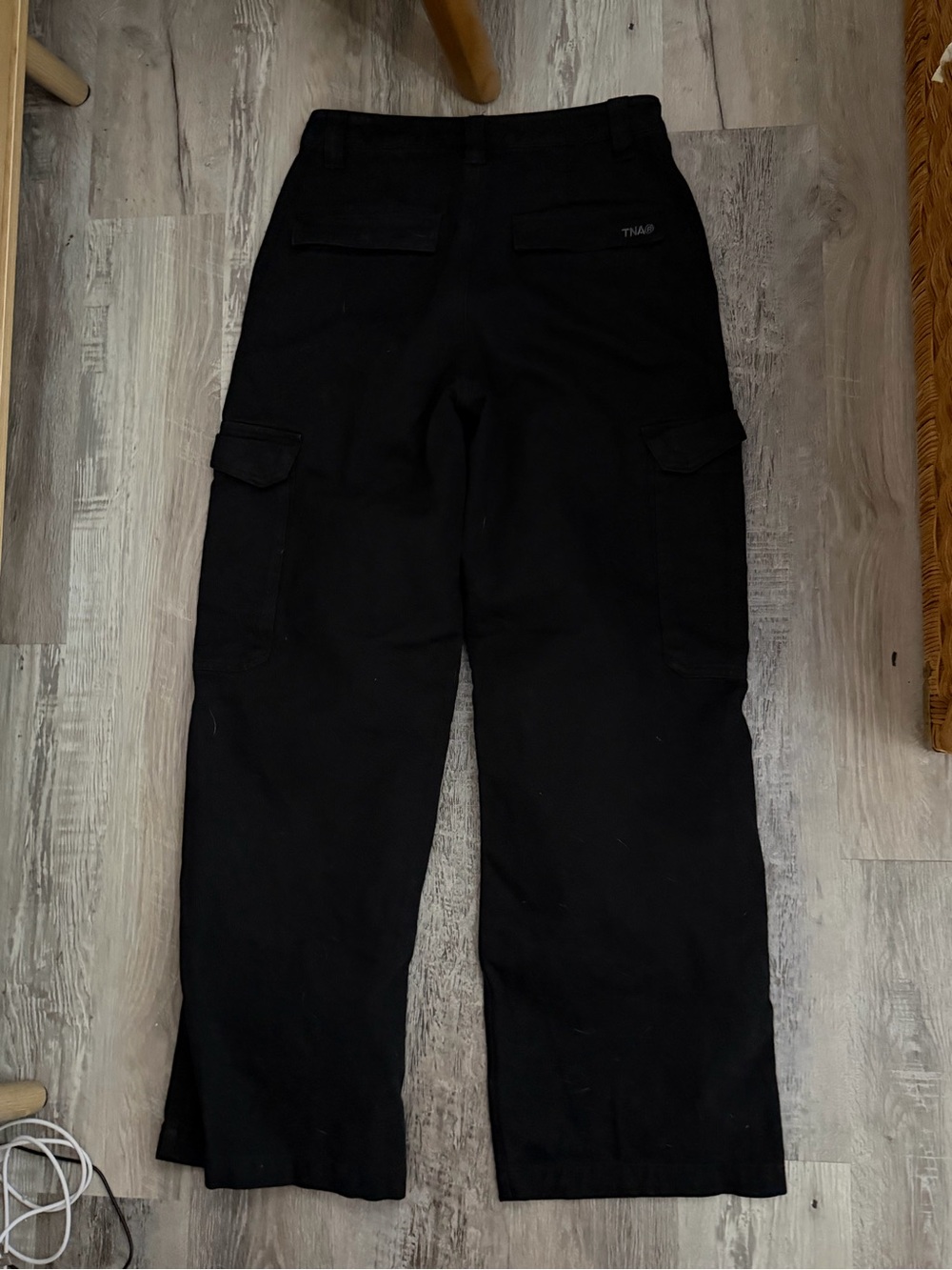 Aritzia TNA Corbett Mid Rise Cotton Cargo Streetwear Pant Black Size 2 - Picture 8 of 8